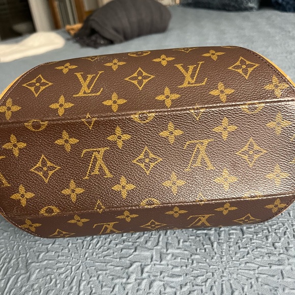 Authentic LV bag - Picture 4 of 10